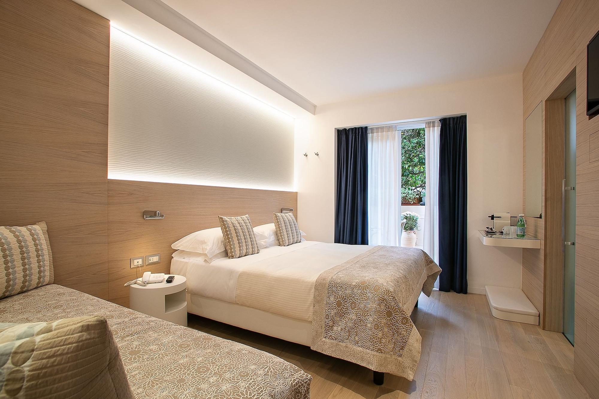 Daniele Hotel 4*